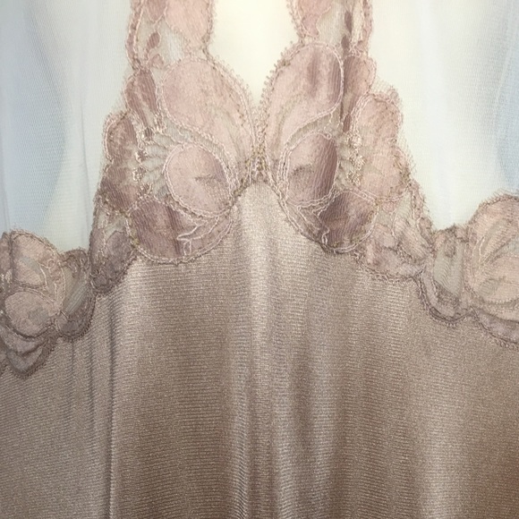 Fabulous dreamy vintage nightwear or a daring one of a kind slip dress??! 👌 - Picture 9 of 13